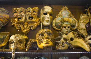 Venice, İtalya - 13 Ekim 2017: Venice Haritayı durumda, Venedik Karnavalı maskeleri