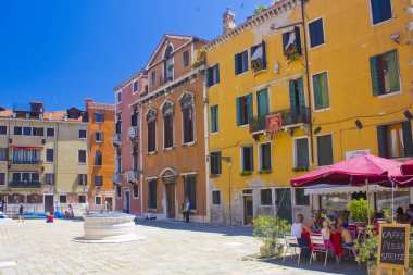 Venice, İtalya - 13 Ekim 2017: Kare Campo San Polo Venedik