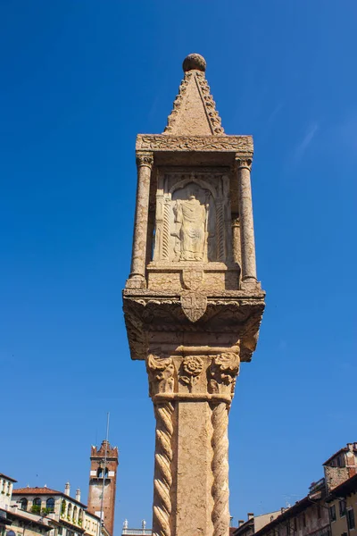 Verona Italië Juni 2018 Oude Kolom Piazza Delle Erbe Verona — Stockfoto