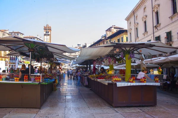 Verona Italia Junio 2018 Mercado Piazza Delle Erbe Verona — Foto de Stock