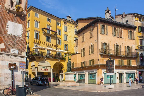 Verona Itálie Června 2018 Piazza Delle Erbe Verona — Stock fotografie