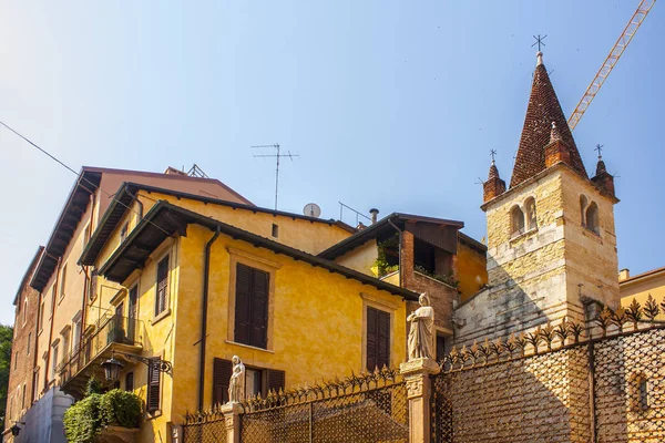 Verona Italien Juni 2018 Typisk Verona Arkitektur Gamla Stan — Stockfoto