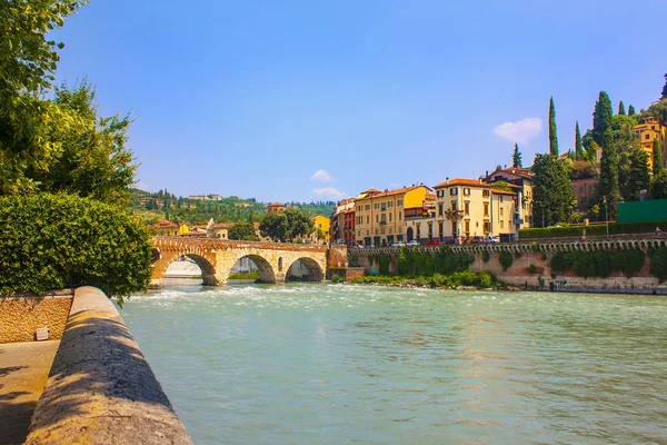Verona Itálie Června 2018 Peter Most Přes Řeku Adige Verona — Stock fotografie