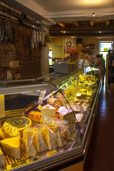 Verona Italy June 2018 Interior Cheese Shop Old Town Verona — Stock Photo, Image