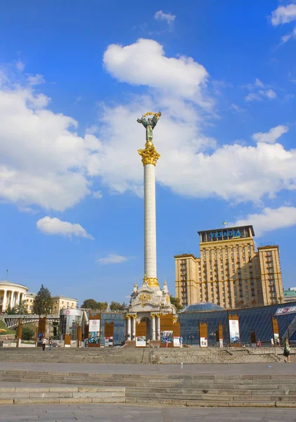 Kiev, Ukrayna - 1 Ağustos 2018: Bağımsızlık Anıtı Ukrayna Kiev Bağımsızlık Meydanı (ya da meydan) 