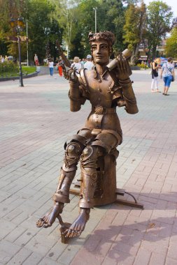Vinnitsa, Ukrayna - 4 Ağustos 2018: Avrupa Meydanı Vinnitsa'Heykel Metal