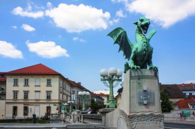 Slovenya, Ljubljana - 19 Haziran 2018: Dragon Dragon Köprüsü'nde Ljubljana
