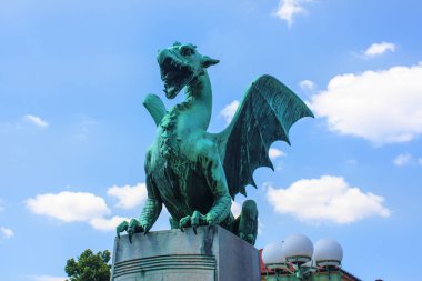 Slovenya, Ljubljana - 19 Haziran 2018: Dragon Dragon Köprüsü'nde Ljubljana