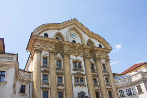 Σλοβενίας Λιουμπλιάνα Ιουνίου 2018 Ουρσουλινών Εκκλησία Της Αγίας Τριάδας Στη — Φωτογραφία Αρχείου