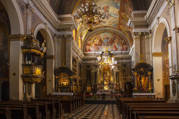 Slovenya, Ljubljana - 19 Haziran 2018: İç in Fransisken kilisesi duyuru, Ljubljana, Ljubljana Preseren Meydanı 