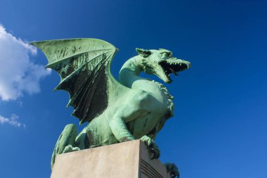 Slovenya, Ljubljana - 19 Haziran 2018: Dragon Dragon Köprüsü'nde Ljubljana