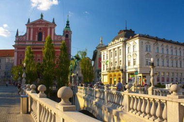 Slovenya, Ljubljana - 19 Haziran 2018: Üçlü köprü Ljubljana