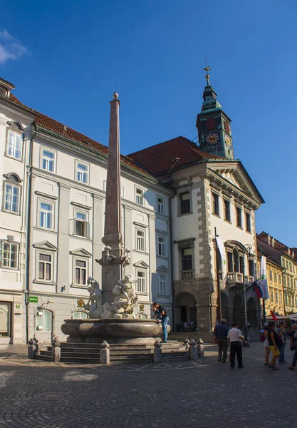 Slowenien Ljubljana Juni 2018 Drei Karniolanische Flüsse Robba Brunnen Ljubljana — Stockfoto