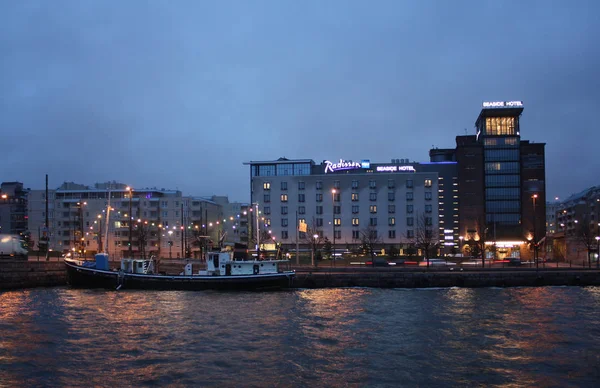 Helsinki Finnland Januar 2018 Traditionelle Gebäude Entlang Der Uferpromenade Spiegeln — Stockfoto