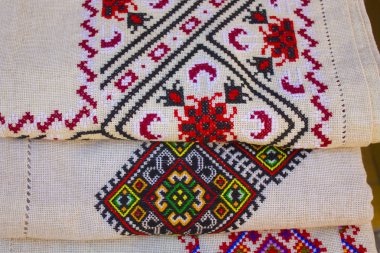 Kiev, Ukrayna - 1 Ağustos 2018: Masa örtüsü ile ulusal Ukrayna nakış