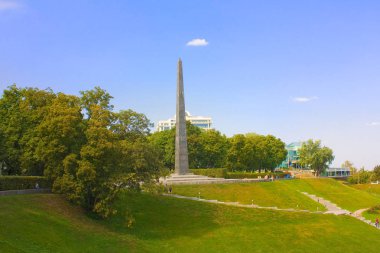 Kiev, Ukrayna - 4 Eylül 2018: Park ebedi zafer, Kiev meçhul asker Anıtı