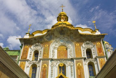 Kiev, Ukrayna - 4 Eylül 2018: Kiev Pechersk Lavra Trinity Gate kilisede (Kutsal kapıları)