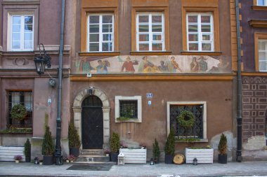 Varşova, Polonya - 24 Şubat 2018: Renkli evler eski şehir, Varşova, Polonya