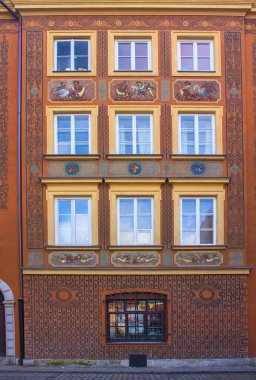 Varşova, Polonya - 24 Şubat 2018: Renkli evler eski şehir, Varşova, Polonya