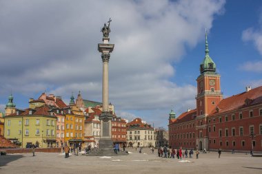 Varşova, Polonya - 24 Şubat 2018: Castle Square, Varşova, Polonya