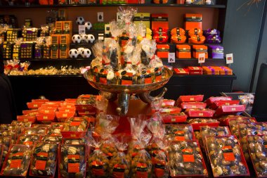 Berlin, Almanya - 25 Eylül 2018: Şeker, çikolata ve Berlin'deki ünlü şekerlemeler tatlılar