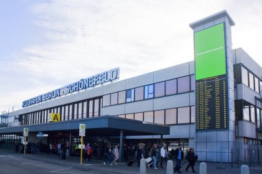 Berlin, Almanya - 25 Eylül 2018: Giriş Schoenefeld Uluslararası Havaalanı - ikinci büyük Berlin airport