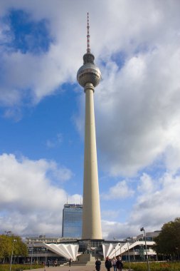 Berlin, Almanya - 25 Eylül 2018: Tv Kulesi veya Fersehturm Berlin'de