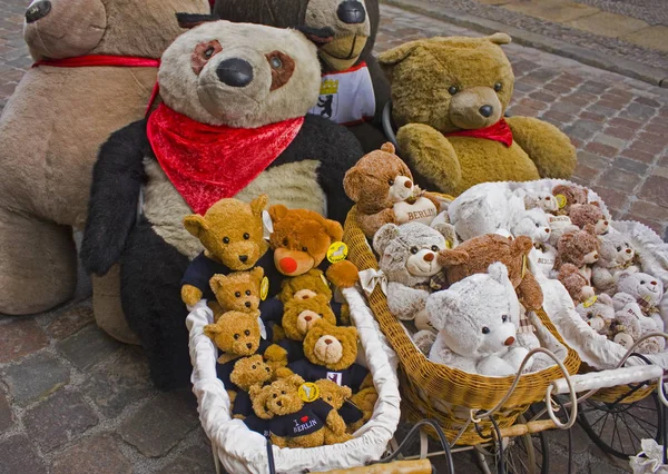 Berlín Alemania Septiembre 2018 Osos Peluche Símbolo Berlín Una Calle —  Fotos de Stock