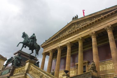 Berlin, Almanya - 25 Eylül 2018: Alte Nationalgalerie Müzesi adasında, Berlin'in Mitte bölgesinde