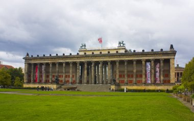 Berlin, Almanya - 25 Eylül 2018: Altes Museum (eski müze) Berlin Müze Adası