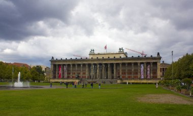 Berlin, Almanya - 25 Eylül 2018: Altes Museum (eski müze) Berlin Müze Adası