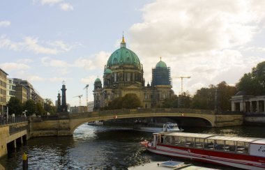 Berlin, Almanya - 25 Eylül 2018: Berlin Katedrali Mitte Berlin Müzesi adada