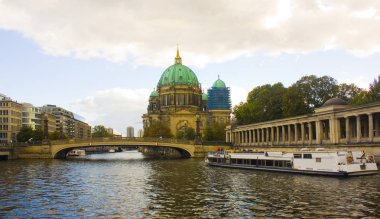 Berlin, Almanya - 25 Eylül 2018: Berlin Katedrali Mitte Berlin Müzesi adada