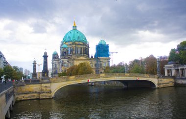 Berlin, Almanya - 25 Eylül 2018: Berlin Katedrali Mitte Berlin Müzesi adada