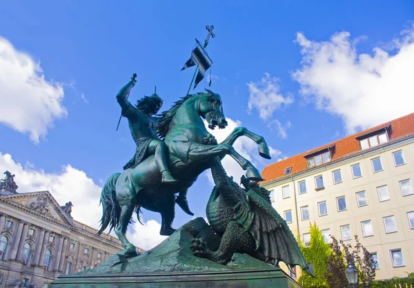 Berlin Almanya Eylül 2018 Heykel Saint George Nikolai Çeyrek Nikolaiviertel — Stok fotoğraf