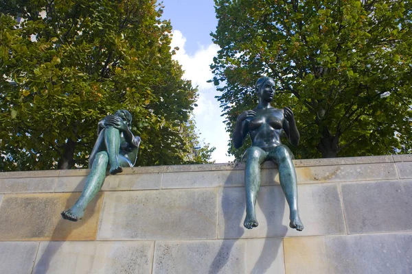 Berlin Alemanha Setembro 2018 Fragmnet Statue Three Girls One Boy — Fotografia de Stock