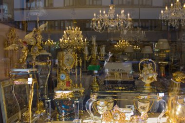 Berlin, Almanya - 25 Eylül 2018: Berlin vitrin antika dükkanı