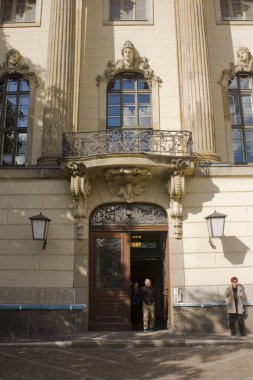 Berlin, Almanya - 25 Eylül 2018: Entarnce Berlin Humboldt Üniversitesi