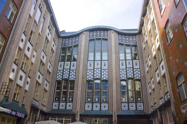 Berlin, Almanya - 25 Eylül 2018: Girmen'ın Avlu (Hackesche Hofe) - bir büyük kompleks ile birden fazla kullanımlar için birleştirilen avlular dizi