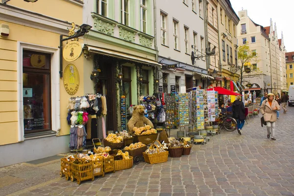 ベルリン ドイツ 2018 ベルリンの古い町にニコライ地区 Nikolaiviertel の商店街のお土産 — ストック写真