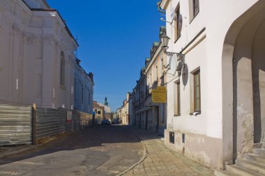 Zamosc, Polonya - 16 Ekim 2018: Antik cadde Zamosc eski şehir içinde