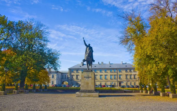 Zamosc Polonia Octubre 2018 Monumento Jan Zamoyski Frente Palacio Zamoyski — Foto de Stock