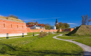 Zamosc, Polonya - 16 Ekim 2018: Sur (Kalesi) Zamosc içinde eski askeri sistemi