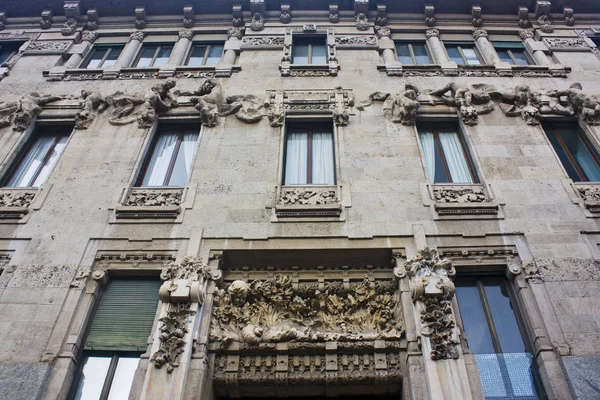 Італія Мілан Листопада 2018 Фрагмент Palazzo Кастільоні Мілані — стокове фото