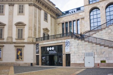 İtalya, Milano - 1 Kasım 2018: Yirminci yüzyılın (Museo del Novecento) Palazzo Dell Arengario Milano Müzesi