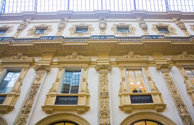 İtalya, Milano - 1 Kasım 2018: Vittorio Emanuele II Galerisi Milano iç