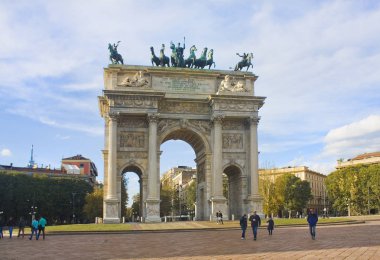 İtalya, Milano - 1 Kasım 2018: Arch barış (Arco della Pace) Milano Sempione Parkı