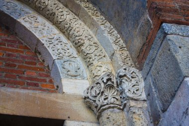 İtalya, Milano - 1 Kasım 2018: Basilica Sant Ambrogio Milano mimari detay