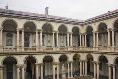 İtalya, Milano - 1 Kasım 2018: Brera Galerisi Milano antika avlusu
