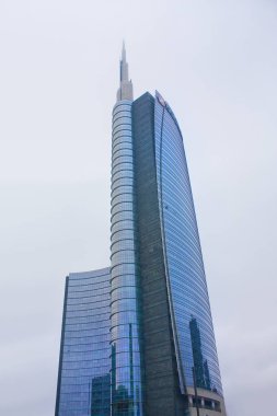 İtalya, Milano - 1 Kasım 2018: Milan Porta Nuova İlçesi'nde gökdelenler